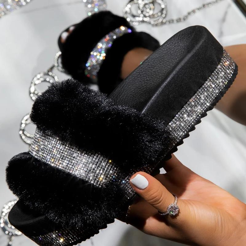 ✨ Diamante Slippers
