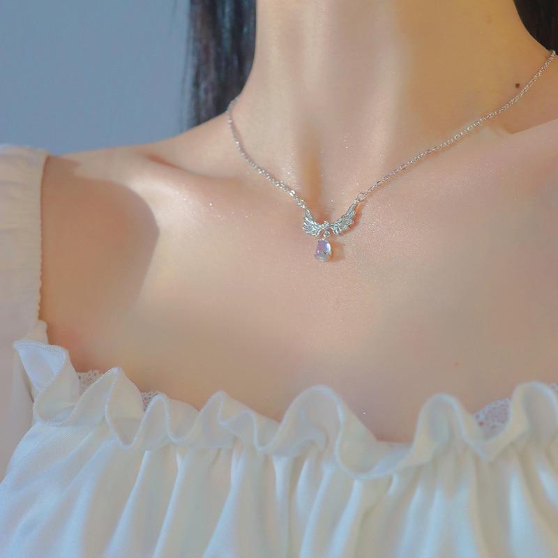 👼 Angel Wings Teardrop Pendant Necklace