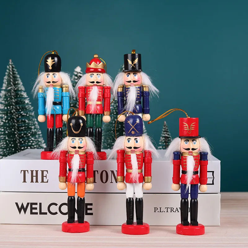 🎄 6pc Wooden Nutcracker Set 🎄