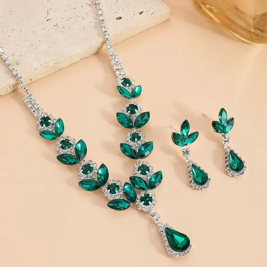 ✨ Elegant Crystal Necklace & Diamante Earrings Jewellery Set ✨