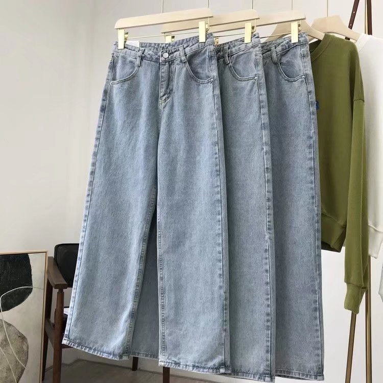 Straight Jeans
