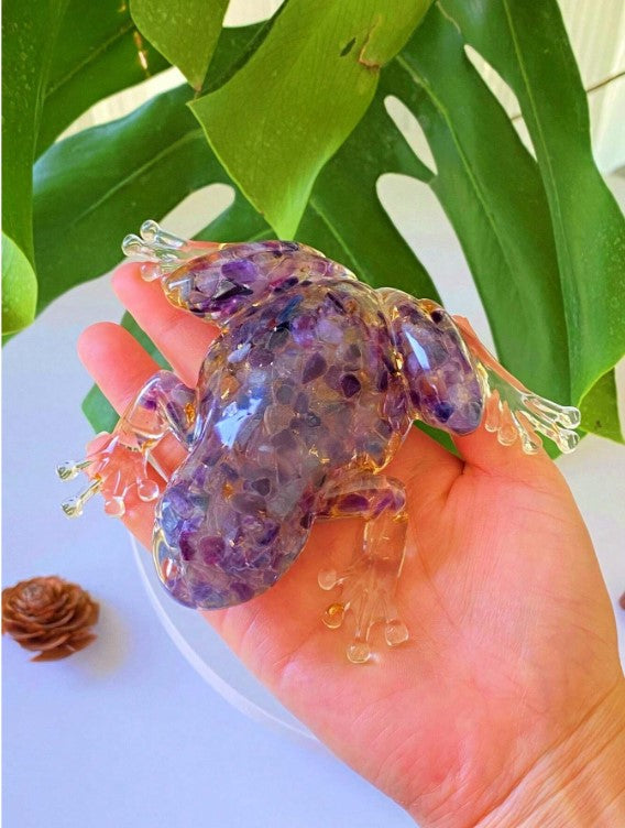 ๐ธ Crystal-Filled Resin Frogs ๐ธ