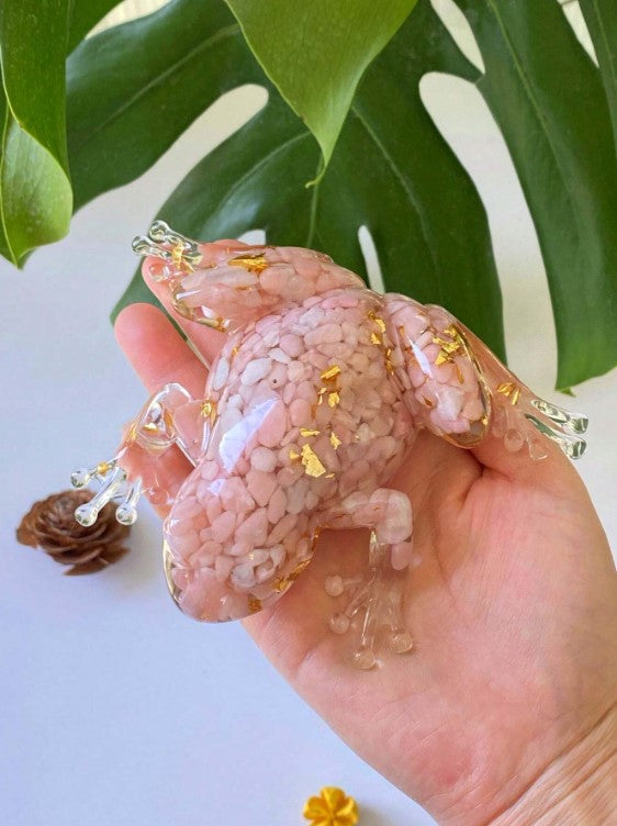 ๐ธ Crystal-Filled Resin Frogs ๐ธ