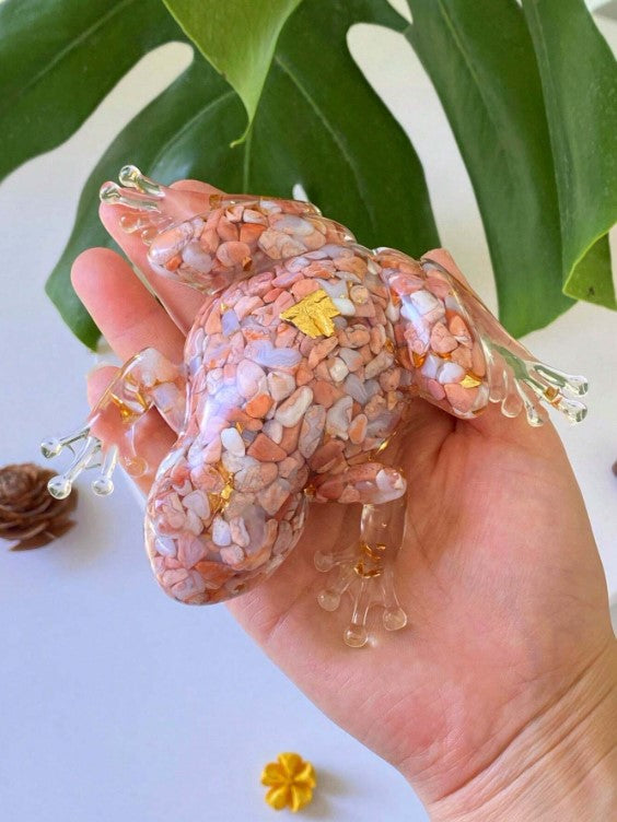 ๐ธ Crystal-Filled Resin Frogs ๐ธ