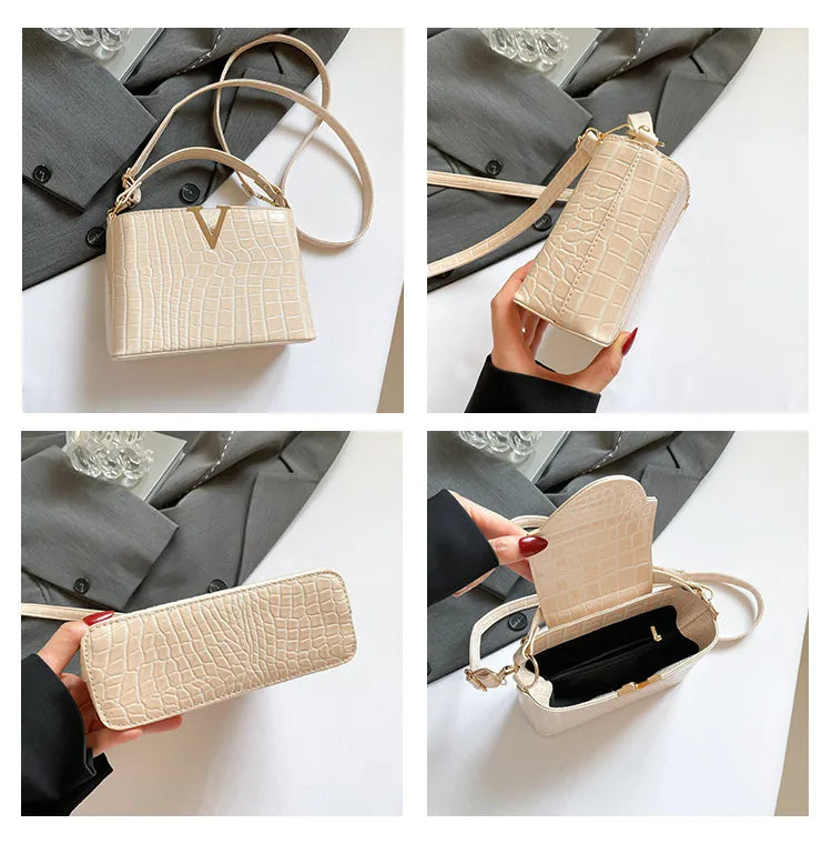 ๐ "V" Buckle Snake Skin Handbags ๐