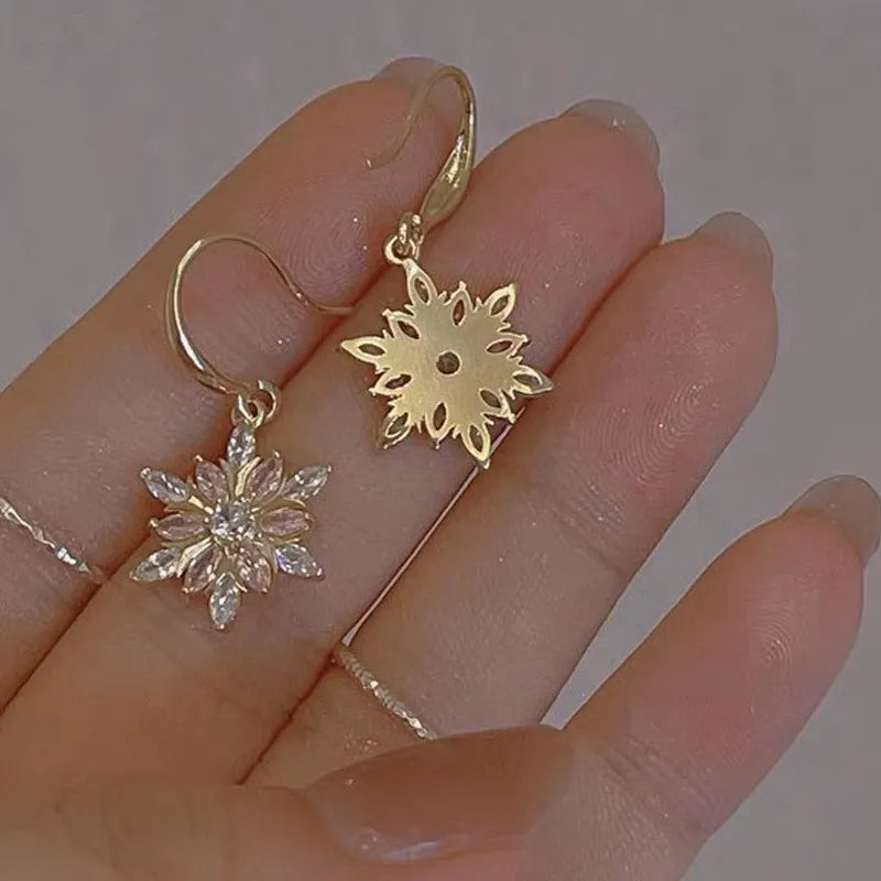 ❄️ Golden Christmas Vintage Snowflake Earrings ❄️