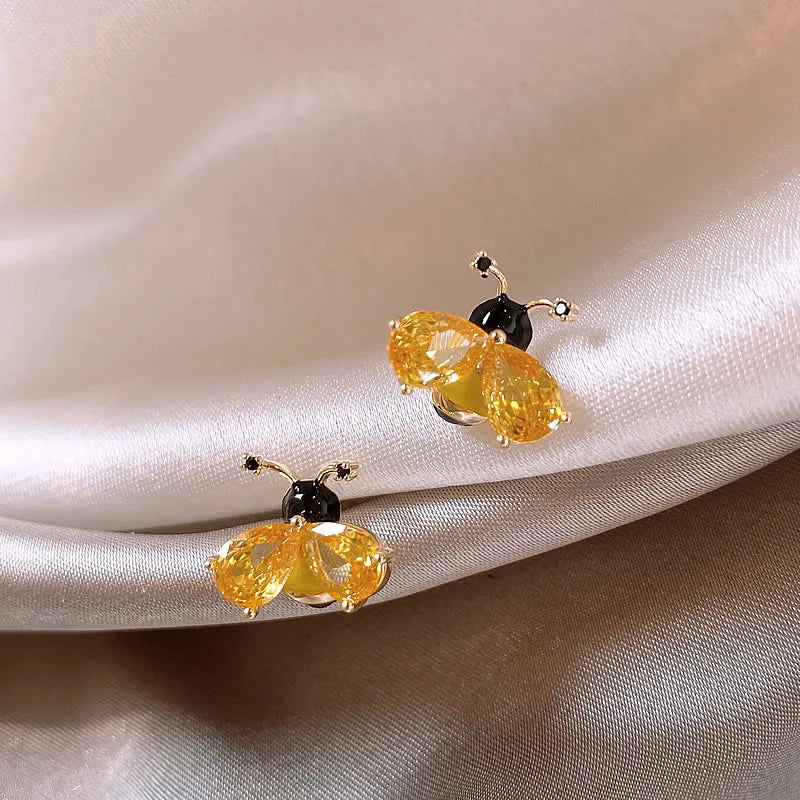 🐝 Elegant Sweet Bee Ear Studs 🐝