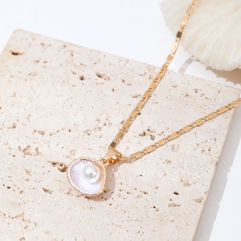 Beautiful Shell Pearl Necklace