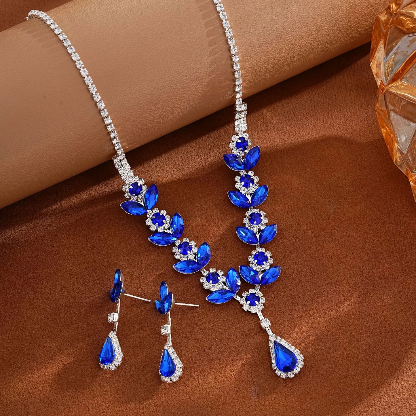 ✨ Elegant Crystal Necklace & Diamante Earrings Jewellery Set ✨