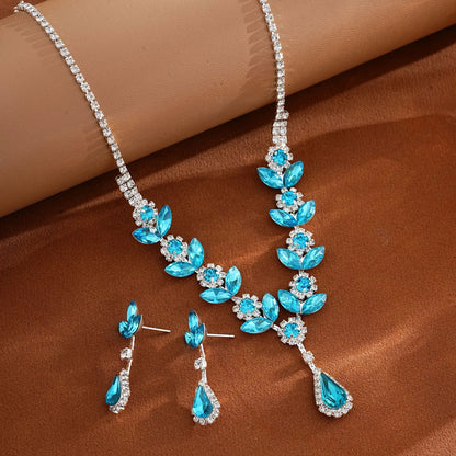 ✨ Elegant Crystal Necklace & Diamante Earrings Jewellery Set ✨