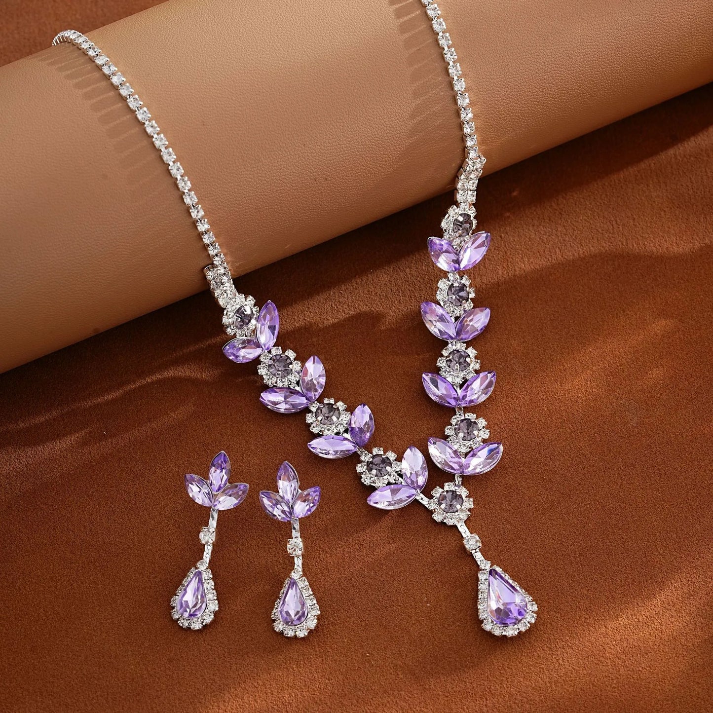 ✨ Elegant Crystal Necklace & Diamante Earrings Jewellery Set ✨