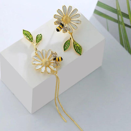 🐝 Asymmetric Daisy Tassel Earrings 🐝