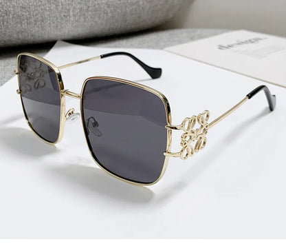 🕶️✨ Women’s Square Full Frame Sunglasses ✨🕶️
