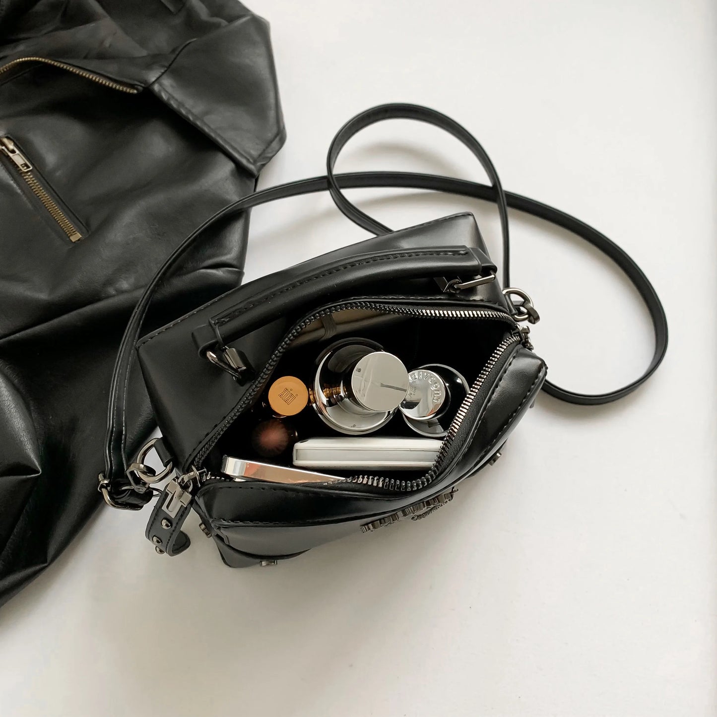 🖤 Black Pleather Skeleton Handbag 💀