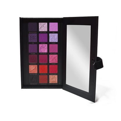 A Droplet Of Magic Halloween Eyeshadow Palette