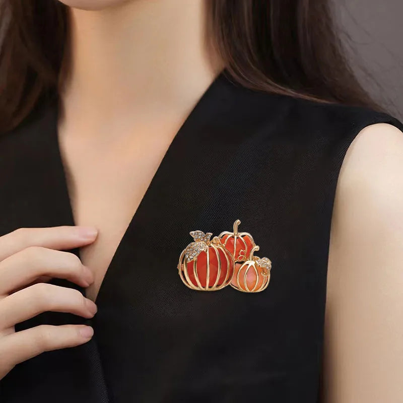 🎃💎 Diamante-Studded Pumpkin Brooch 💎🎃