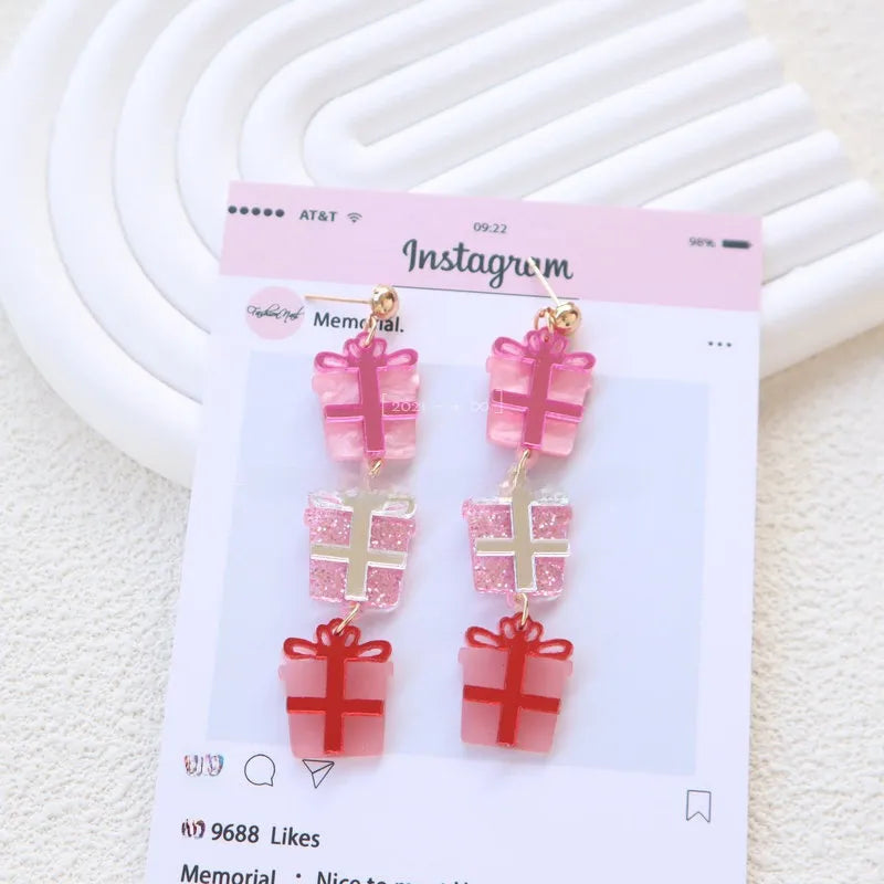 🎀🎄 Acrylic Pink Presents Drop Earrings 🎄🎀