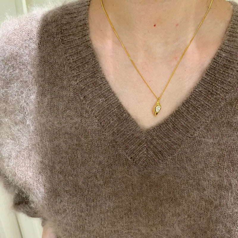 🐚 Copper-Gold Plated Zirconia Conch Necklace 🐚