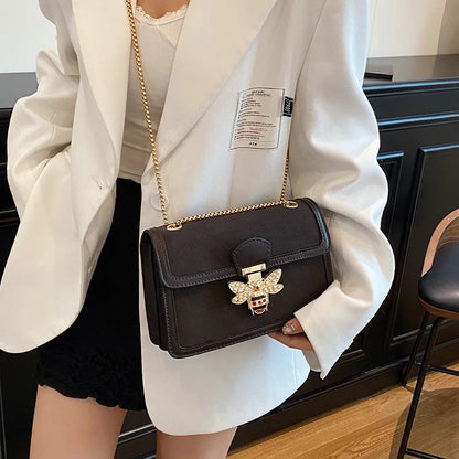 🐝 Retro Bee Lock Chain Shoulder Bag 🐝