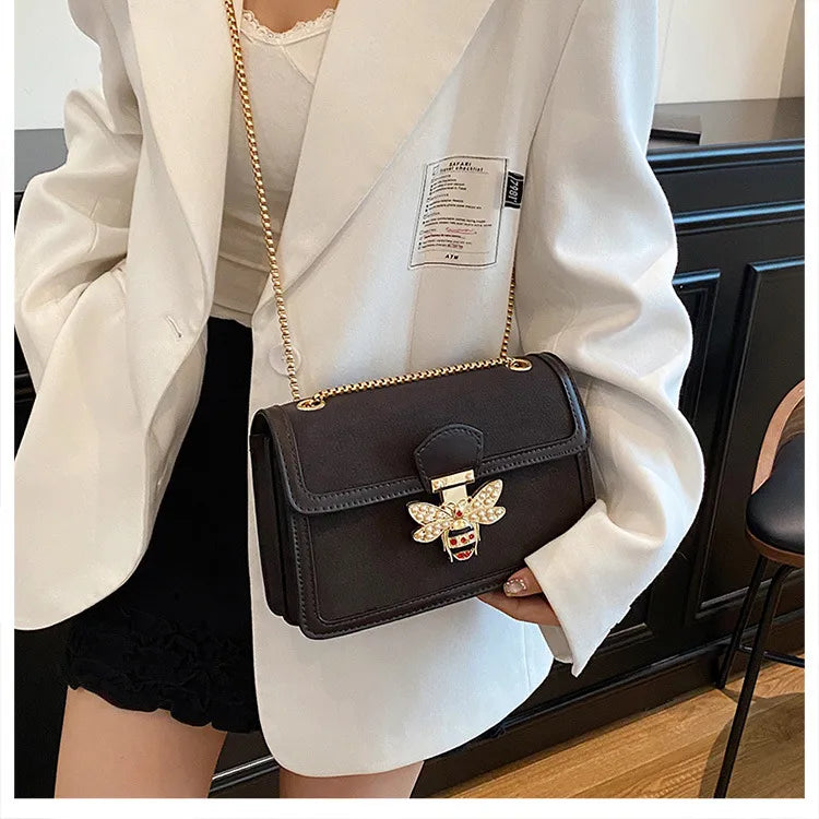 🐝 Retro Bee Lock Chain Shoulder Bag 🐝