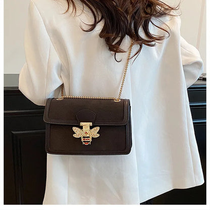 🐝 Retro Bee Lock Chain Shoulder Bag 🐝