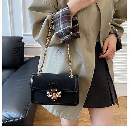 🐝 Retro Bee Lock Chain Shoulder Bag 🐝