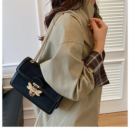🐝 Retro Bee Lock Chain Shoulder Bag 🐝