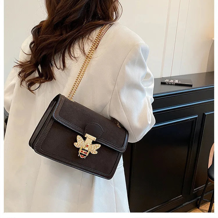 🐝 Retro Bee Lock Chain Shoulder Bag 🐝
