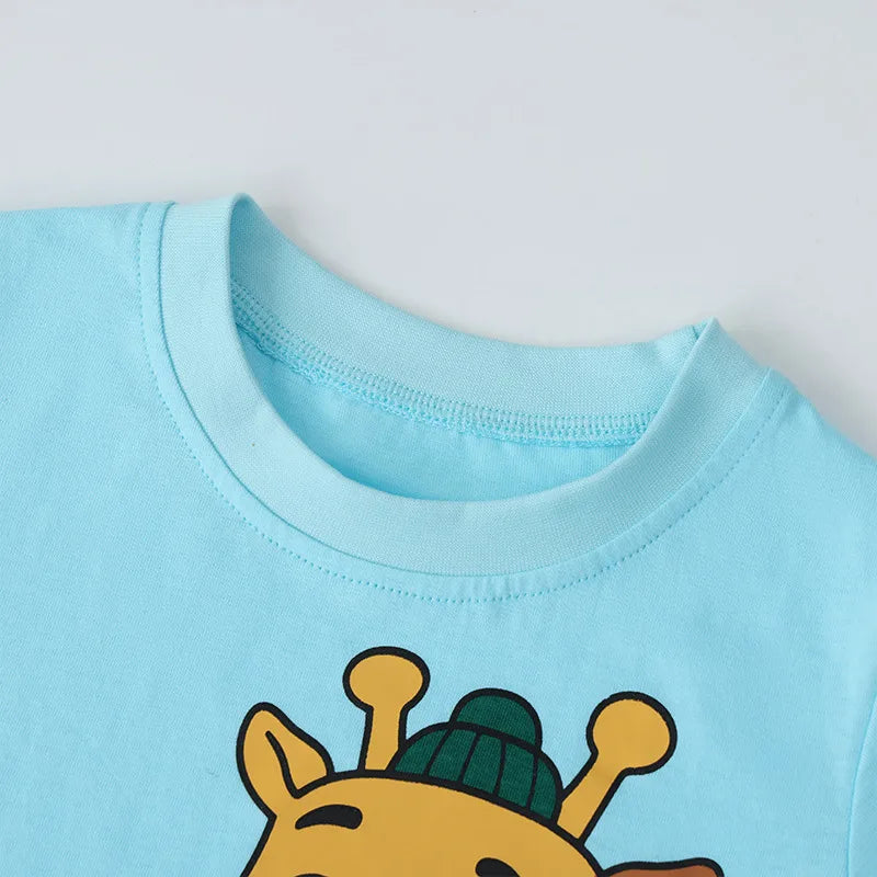 🦒📸 Say Cheese! Cute Giraffe T-Shirt 📸🦒