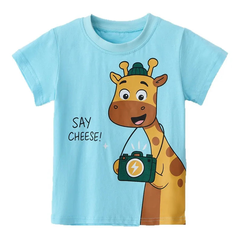 🦒📸 Say Cheese! Cute Giraffe T-Shirt 📸🦒
