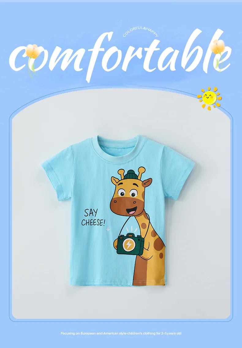 🦒📸 Say Cheese! Cute Giraffe T-Shirt 📸🦒