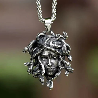 Medusa Necklace (Twisted Chain)