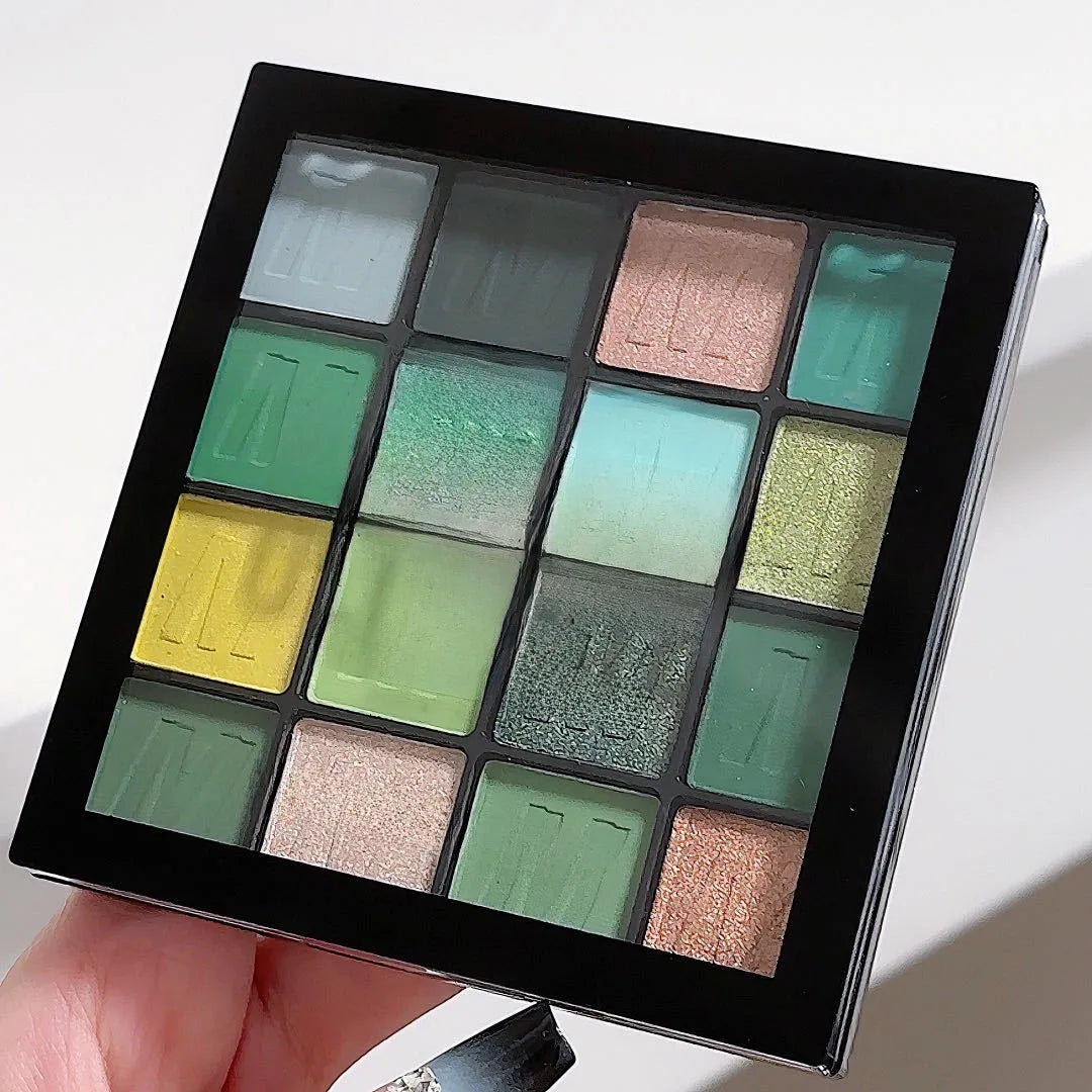 🎨 16-Colour Eyeshadow Palettes 🎨