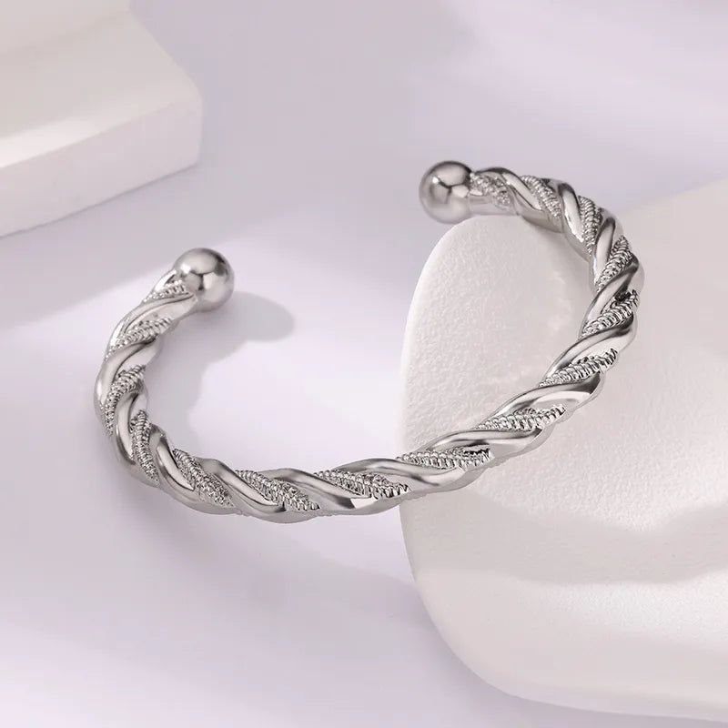 ✨Trendy Twisted Wire Open Bracelet ✨