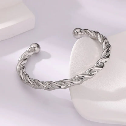 ✨Trendy Twisted Wire Open Bracelet ✨