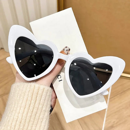 ❤️🕶️ Outdoor Heart Shape UV Protection Sunglasses 🕶️❤️
