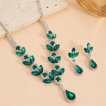 ✨ Elegant Crystal Necklace & Diamante Earrings Jewellery Set ✨