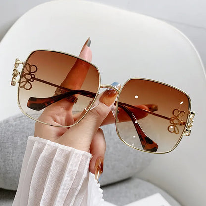 🕶️✨ Women’s Square Full Frame Sunglasses ✨🕶️