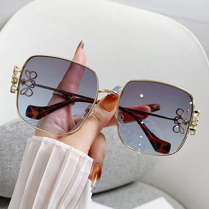 🕶️✨ Women’s Square Full Frame Sunglasses ✨🕶️