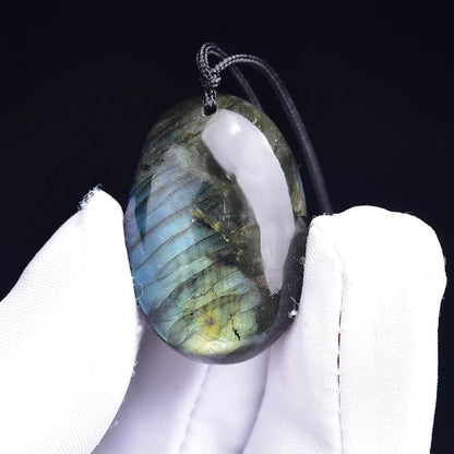 ✨ Natural Labradorite Crystal Pendant Necklace ✨