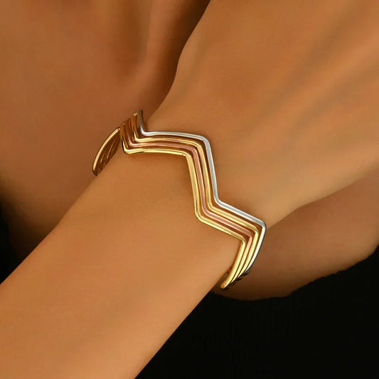 ✨ One Piece Multi-Layer Geometric Wave Bracelet ✨