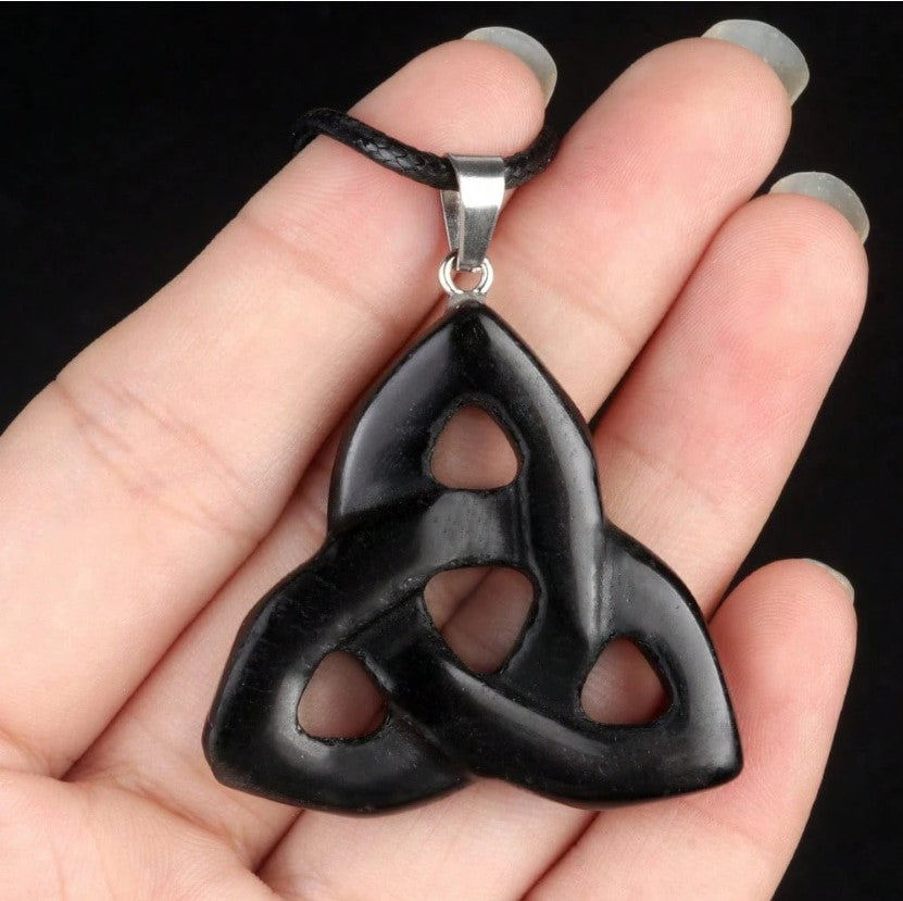 🔮 Triqueta Crystal / Pendant – A Symbol of Power & Unity 🔮