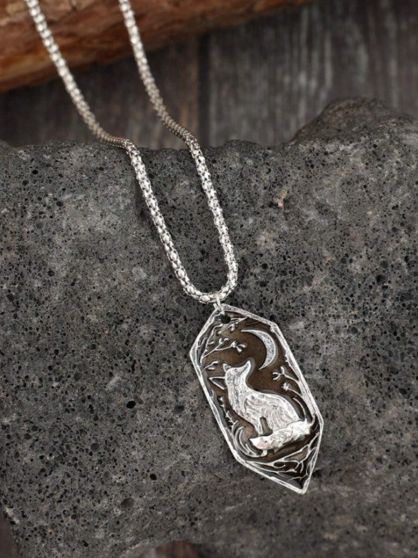 🐺🌙 Wolf Staring at the Crescent Moon Necklace 🌙🐺