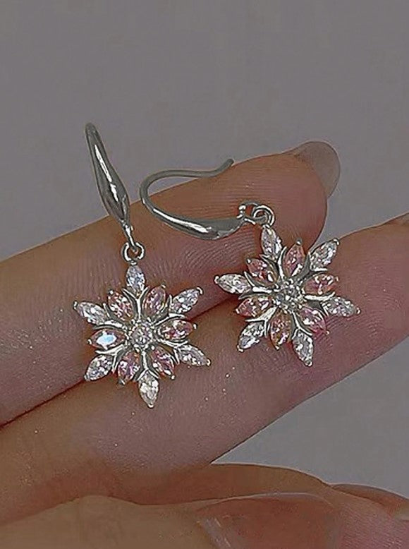 ❄️ Snowflake Earrings ❄️