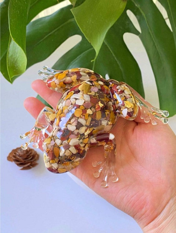 🐸 Crystal-Filled Resin Frogs 🐸