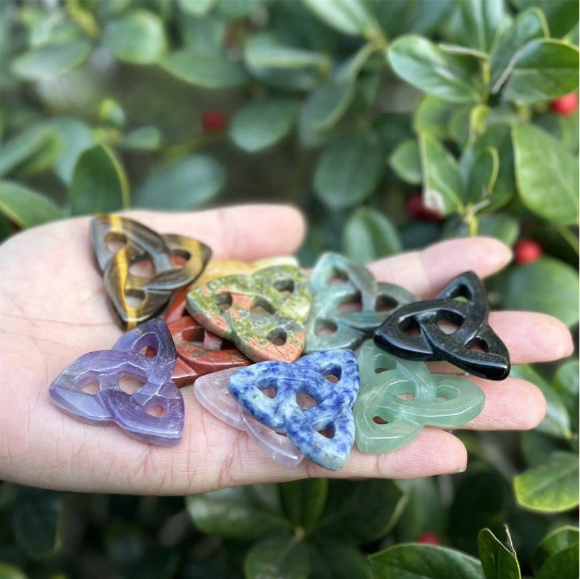 🔮 Triqueta Crystal / Pendant – A Symbol of Power & Unity 🔮