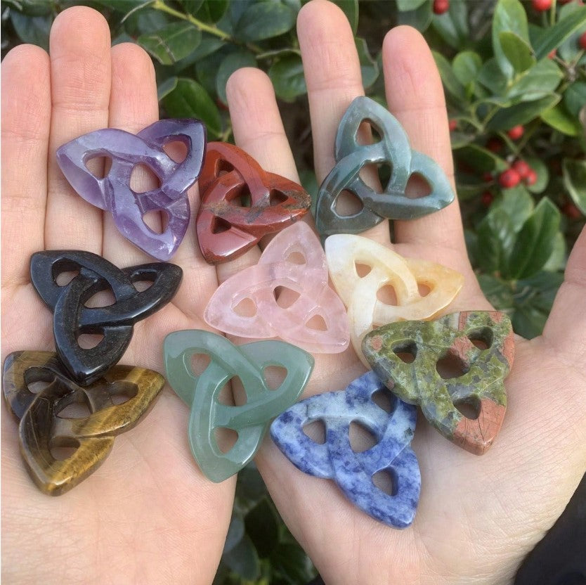 🔮 Triqueta Crystal / Pendant – A Symbol of Power & Unity 🔮