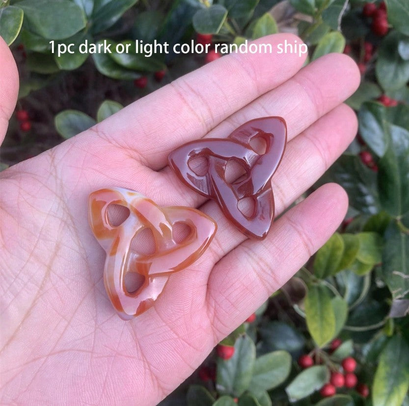 🔮 Triqueta Crystal / Pendant – A Symbol of Power & Unity 🔮