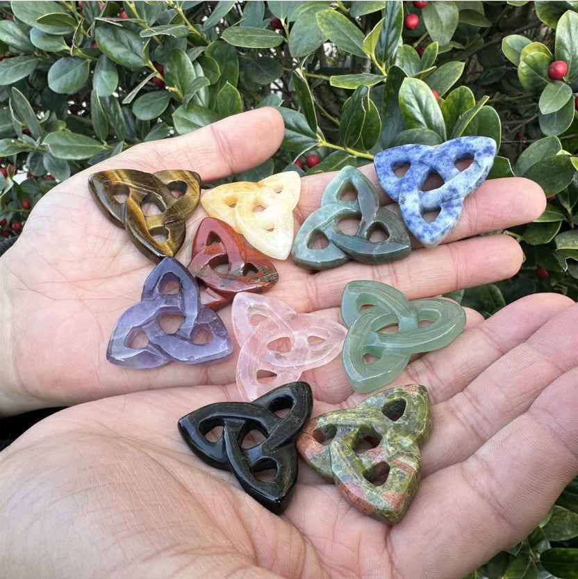 🔮 Triqueta Crystal / Pendant – A Symbol of Power & Unity 🔮