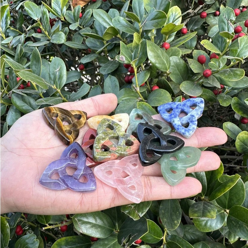 🔮 Triqueta Crystal / Pendant – A Symbol of Power & Unity 🔮